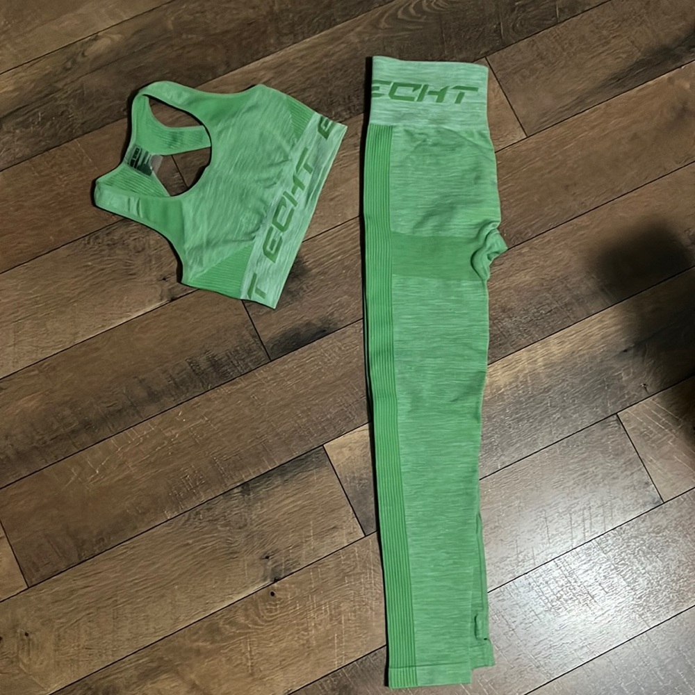 Echt set. Size Medium